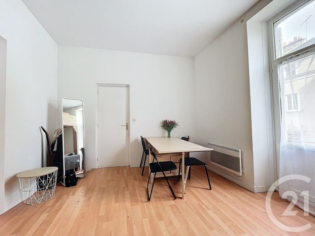Appartement T1 &agrave; louer - 1 pi&egrave;ce - 21,71 m2 - Angers - 49 - PAYS-DE-LOIRE