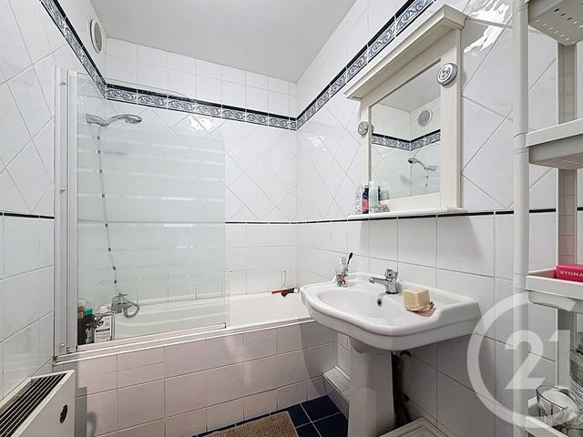 Appartement T3 &agrave; louer - 3 pi&egrave;ces - 62,21 m2 - Angers - 49 - PAYS-DE-LOIRE