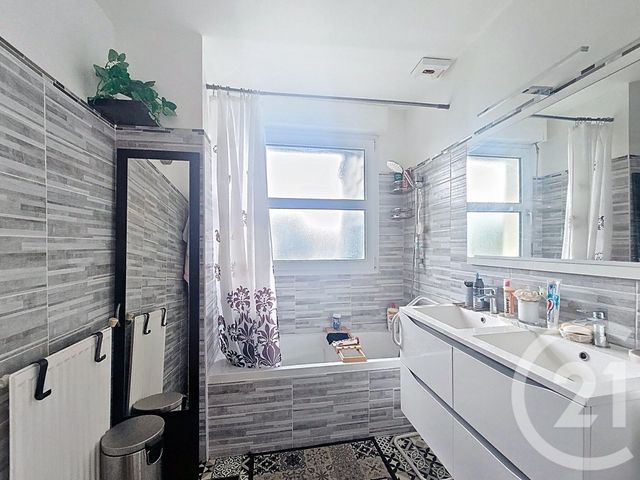 Maison &agrave; vendre - 5 pi&egrave;ces - 105 m2 - St Jean De Linieres - 49 - PAYS-DE-LOIRE