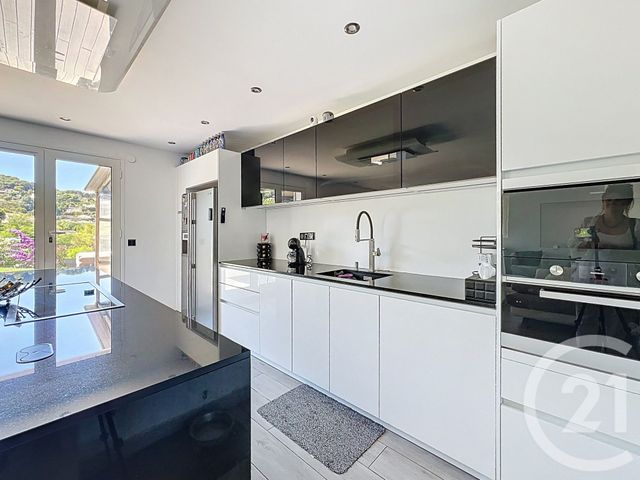 Maison à vendre - 8 pièces - 225,55 m2 - Vallauris - 06 - PROVENCE-ALPES-COTE-D-AZUR