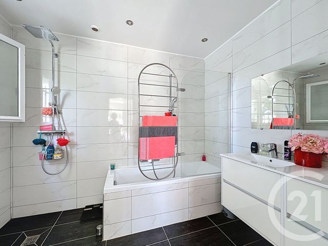 Maison à vendre - 8 pièces - 225,55 m2 - Vallauris - 06 - PROVENCE-ALPES-COTE-D-AZUR