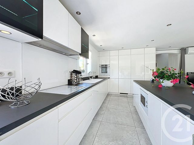 Maison à vendre - 8 pièces - 225,55 m2 - Vallauris - 06 - PROVENCE-ALPES-COTE-D-AZUR