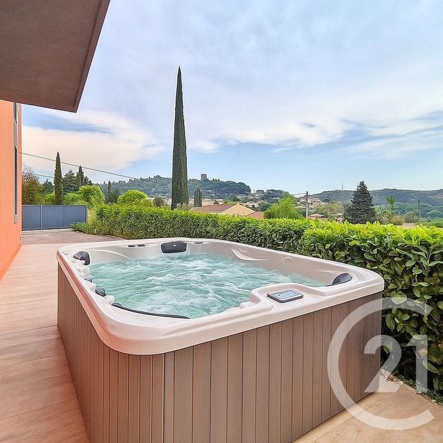 Maison à vendre - 6 pièces - 310 m2 - Villeneuve Loubet - 06 - PROVENCE-ALPES-COTE-D-AZUR