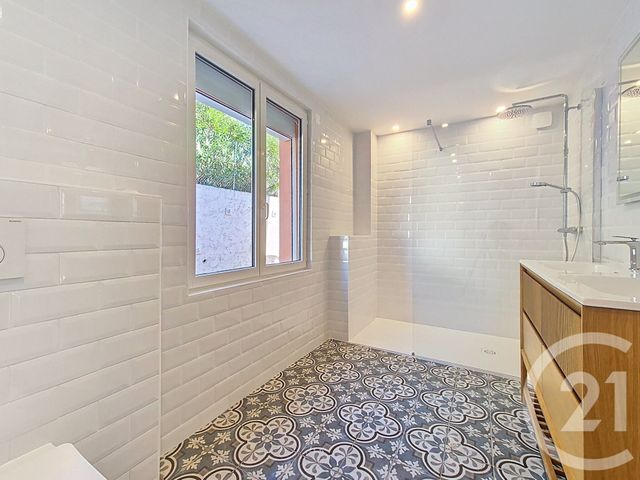 Maison à vendre - 6 pièces - 310 m2 - Villeneuve Loubet - 06 - PROVENCE-ALPES-COTE-D-AZUR