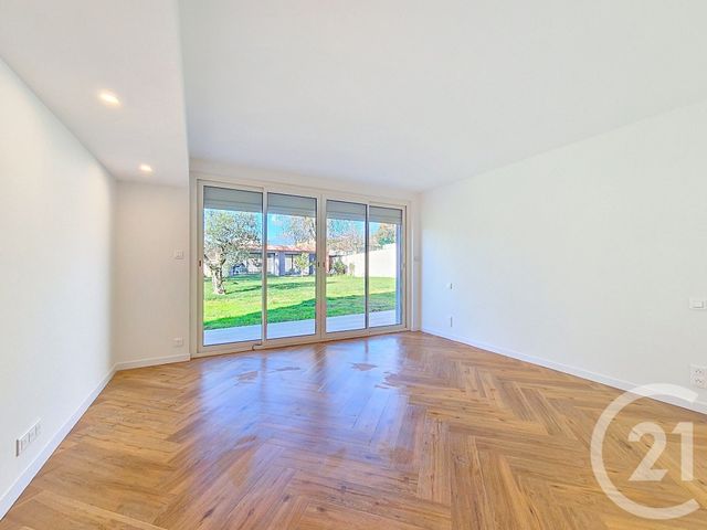 Maison à vendre - 6 pièces - 310 m2 - Villeneuve Loubet - 06 - PROVENCE-ALPES-COTE-D-AZUR