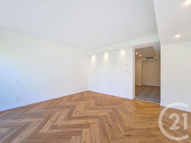 Maison à vendre - 6 pièces - 310 m2 - Villeneuve Loubet - 06 - PROVENCE-ALPES-COTE-D-AZUR