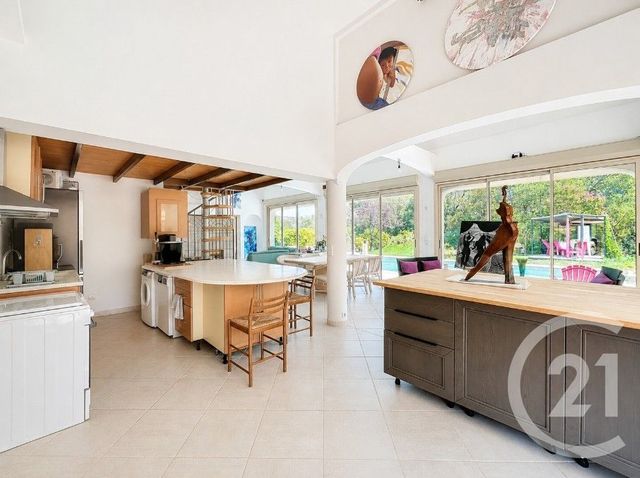 Maison &agrave; vendre - 5 pi&egrave;ces - 198,35 m2 - Villeneuve Loubet - 06 - PROVENCE-ALPES-COTE-D-AZUR