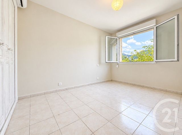 Appartement F3 &agrave; vendre - 3 pi&egrave;ces - 86,74 m2 - Vence - 06 - PROVENCE-ALPES-COTE-D-AZUR