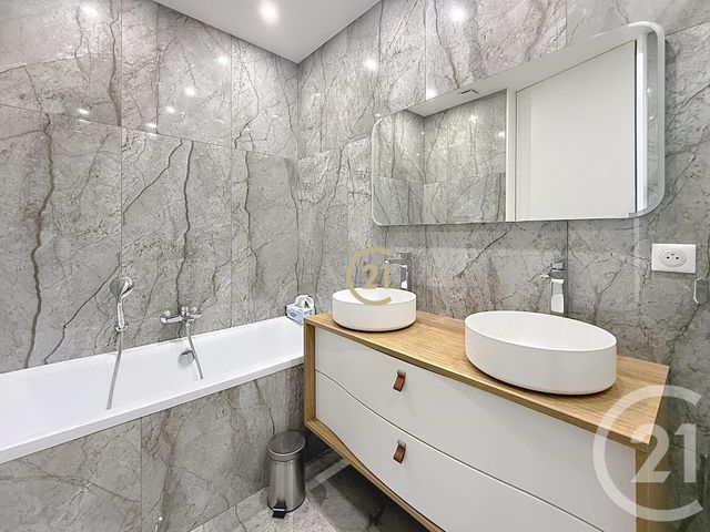 Appartement &agrave; vendre - 4 pi&egrave;ces - 137 m2 - Villeneuve Loubet - 06 - PROVENCE-ALPES-COTE-D-AZUR