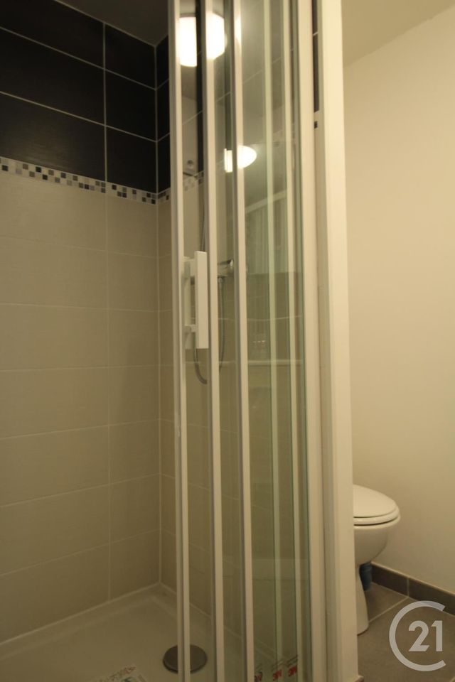 Appartement T2 &agrave; louer - 3 pi&egrave;ces - 35,43 m2 - Quillebeuf Sur Seine - 27 - HAUTE-NORMANDIE