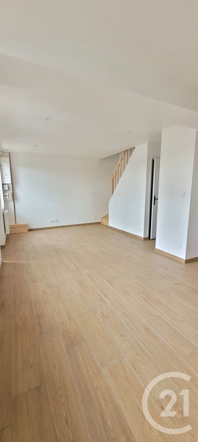 Maison &agrave; louer - 3 pi&egrave;ces - 50,23 m2 - Selles - 27 - HAUTE-NORMANDIE