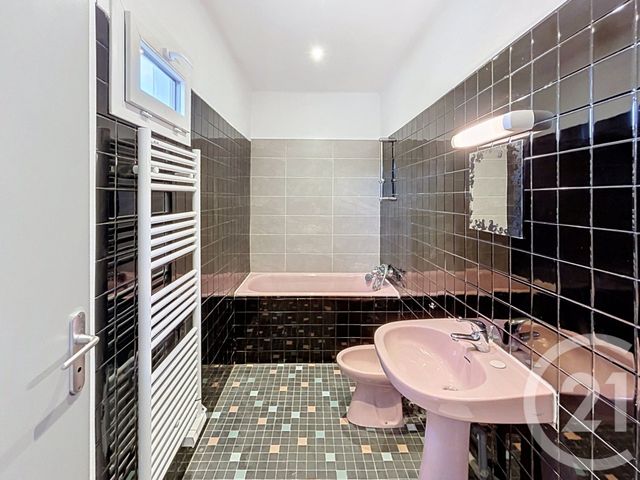 Maison &agrave; louer - 4 pi&egrave;ces - 80,25 m2 - Corneville Sur Risle - 27 - HAUTE-NORMANDIE
