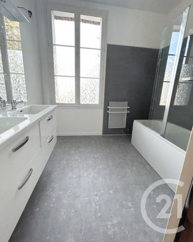 Maison &agrave; louer - 3 pi&egrave;ces - 93,27 m2 - Pont Audemer - 27 - HAUTE-NORMANDIE