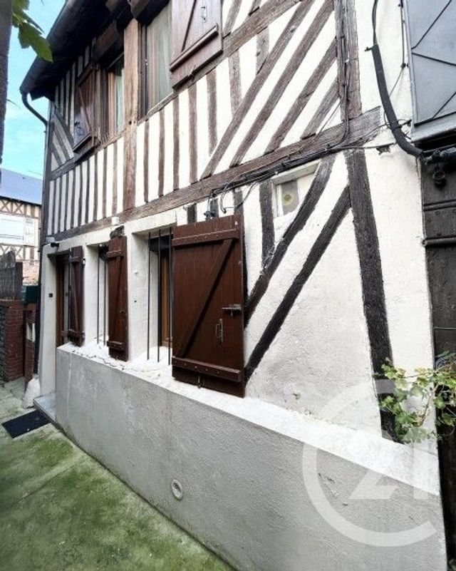 Appartement &agrave; louer - 3 pi&egrave;ces - 44,45 m2 - Pont Audemer - 27 - HAUTE-NORMANDIE