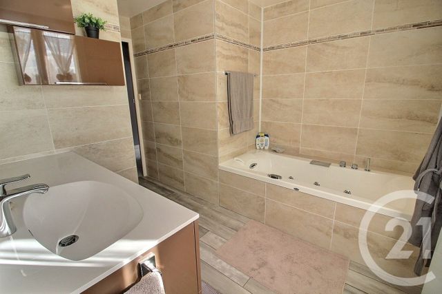 Maison à vendre - 5 pièces - 180,15 m2 - Vendome - 41 - CENTRE