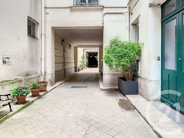 Appartement F1 à vendre - 1 pièce - 10 m2 - Paris - 75009 - ILE-DE-FRANCE