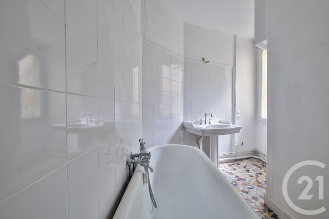 Appartement F6 à vendre - 5 pièces - 121,60 m2 - Paris - 75009 - ILE-DE-FRANCE