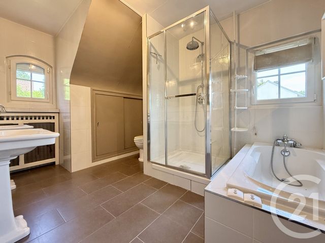 Maison &agrave; louer - 6 pi&egrave;ces - 147,40 m2 - Morainvilliers - 78 - ILE-DE-FRANCE