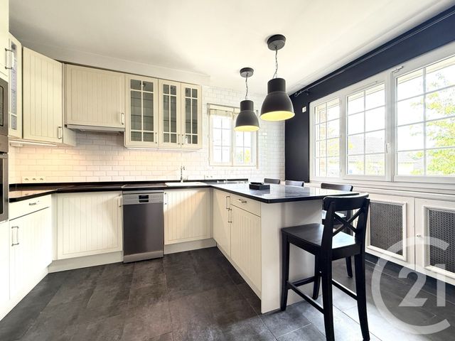 Maison &agrave; louer - 6 pi&egrave;ces - 147,40 m2 - Morainvilliers - 78 - ILE-DE-FRANCE