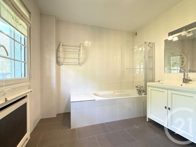 Maison &agrave; louer - 6 pi&egrave;ces - 147,40 m2 - Morainvilliers - 78 - ILE-DE-FRANCE