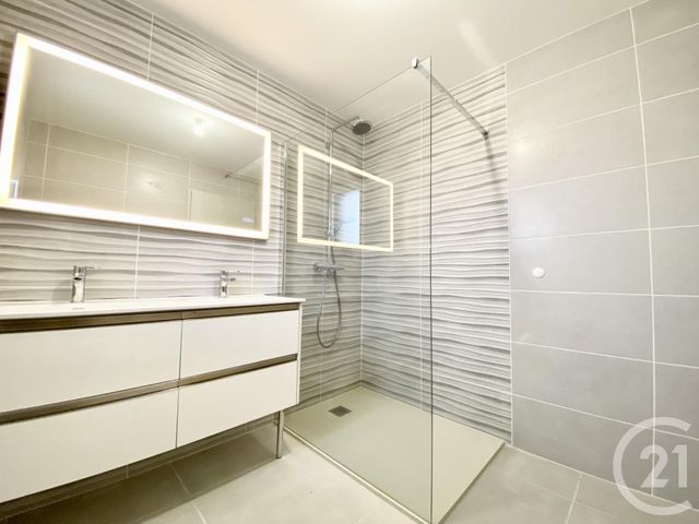 Maison &agrave; louer - 4 pi&egrave;ces - 94,23 m2 - Parves Et Nattages - 01 - RHONE-ALPES
