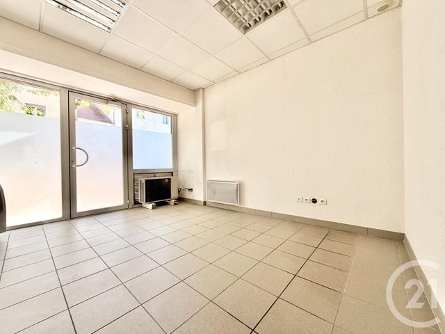 Local commercial à louer - 40.7 m2 - 01 - Ain