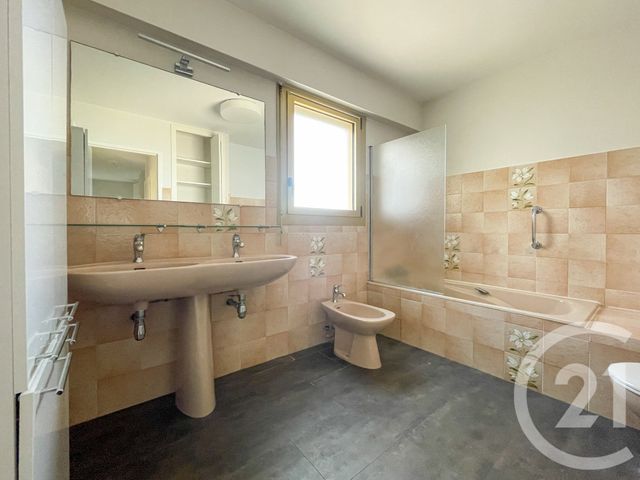 Appartement F5 &agrave; vendre - 5 pi&egrave;ces - 119,78 m2 - Les Sables D Olonne - 85 - PAYS-DE-LOIRE