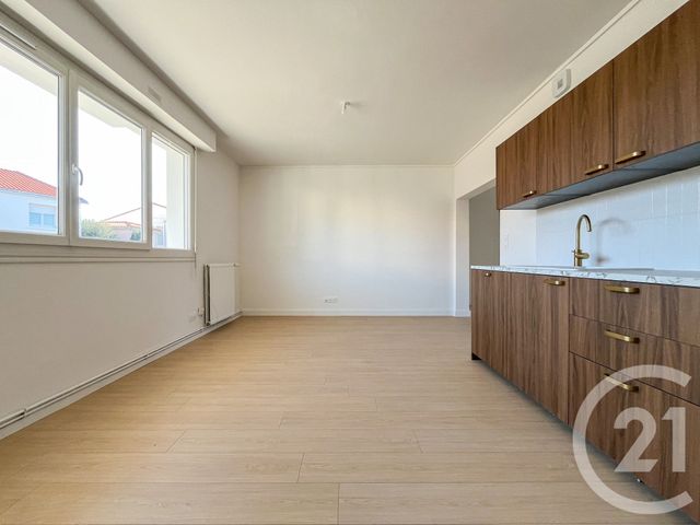 Appartement F4 &agrave; vendre - 4 pi&egrave;ces - 66,76 m2 - Les Sables D Olonne - 85 - PAYS-DE-LOIRE