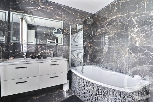 Maison à vendre - 7 pièces - 243 m2 - Villeparisis - 77 - ILE-DE-FRANCE