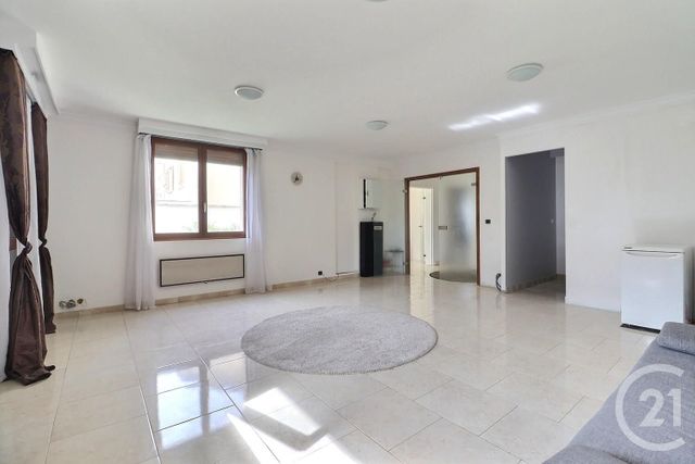 Maison à vendre - 7 pièces - 243 m2 - Villeparisis - 77 - ILE-DE-FRANCE
