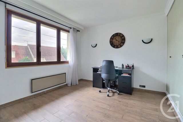 Maison à vendre - 7 pièces - 243 m2 - Villeparisis - 77 - ILE-DE-FRANCE