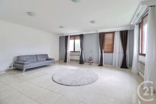 Maison à vendre - 7 pièces - 243 m2 - Villeparisis - 77 - ILE-DE-FRANCE