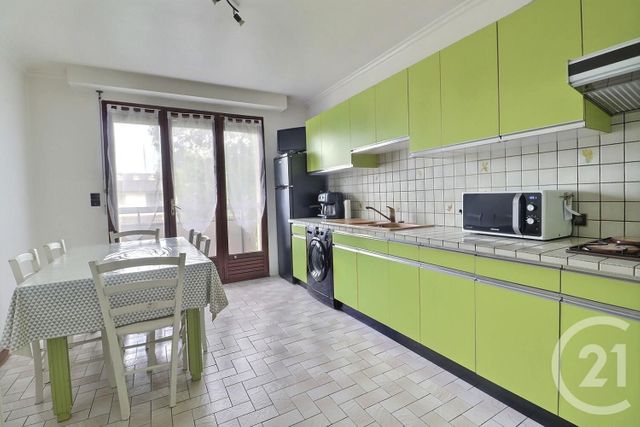 Maison à vendre - 7 pièces - 243 m2 - Villeparisis - 77 - ILE-DE-FRANCE