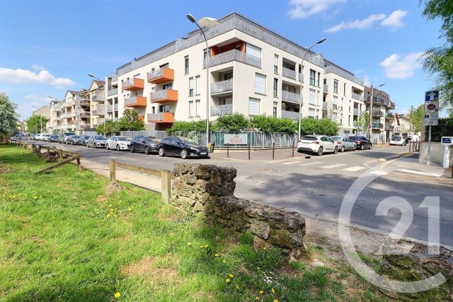 Appartement F4 à vendre - 5 pièces - 91,50 m2 - Villepinte - 93 - ILE-DE-FRANCE