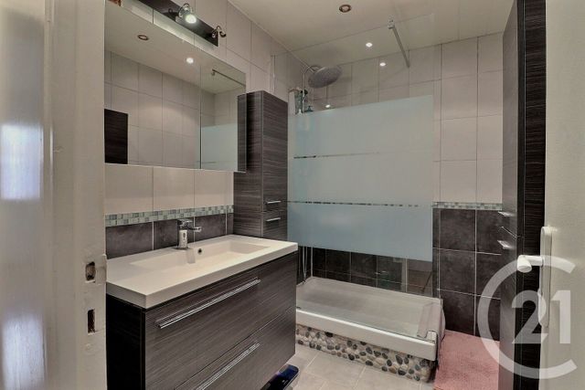 Appartement F7 et + à vendre - 5 pièces - 106,24 m2 - Vaujours - 93 - ILE-DE-FRANCE