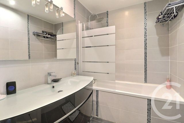 Appartement F5 &agrave; vendre - 5 pi&egrave;ces - 110,82 m2 - Vaujours - 93 - ILE-DE-FRANCE