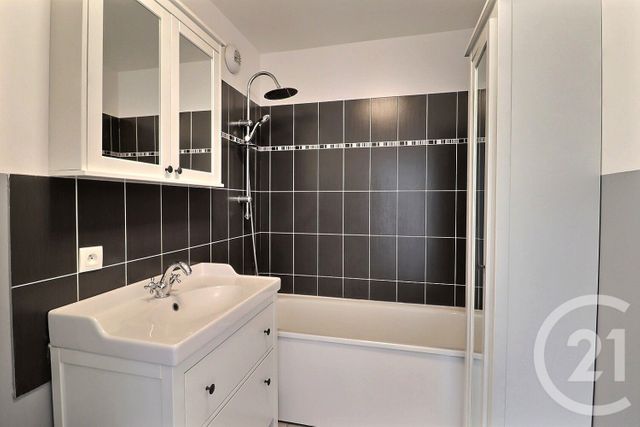 Appartement F3 &agrave; louer - 3 pi&egrave;ces - 61,65 m2 - Villepinte - 93 - ILE-DE-FRANCE
