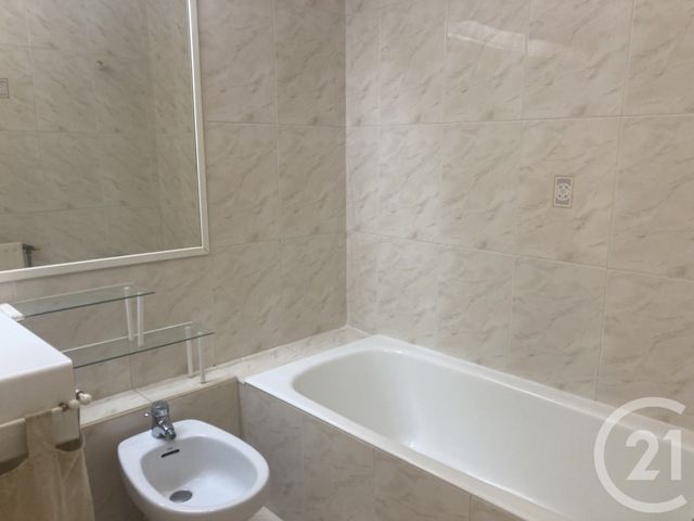 Appartement F2 &agrave; louer - 2 pi&egrave;ces - 56,83 m2 - Bayonne - 64 - AQUITAINE