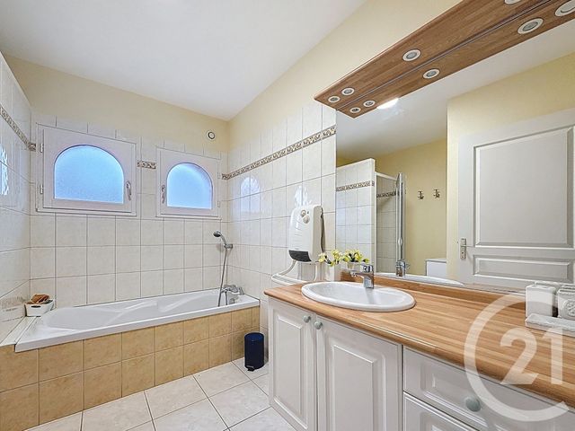 Maison à louer - 3 pièces - 82 m2 - Pleumeur Bodou - 22 - BRETAGNE