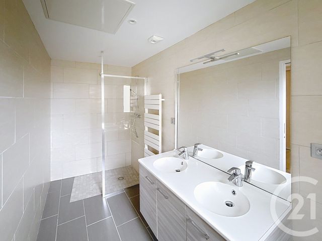 Appartement F2 &agrave; louer - 2 pi&egrave;ces - 45 m2 - Perros Guirec - 22 - BRETAGNE