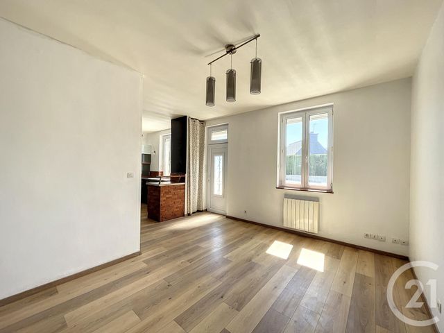 Maison &agrave; louer - 4 pi&egrave;ces - 75 m2 - Ploubezre - 22 - BRETAGNE