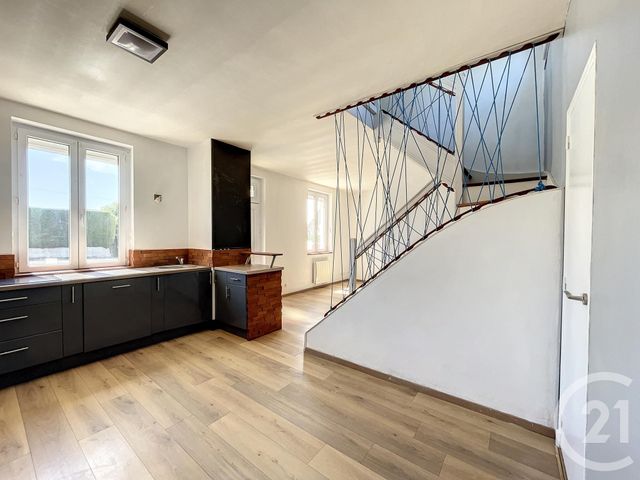 Maison &agrave; louer - 4 pi&egrave;ces - 75 m2 - Ploubezre - 22 - BRETAGNE