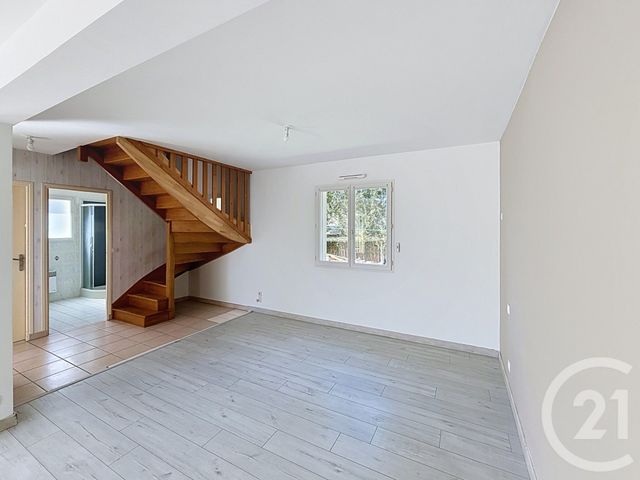 Maison &agrave; louer - 4 pi&egrave;ces - 81 m2 - Rospez - 22 - BRETAGNE
