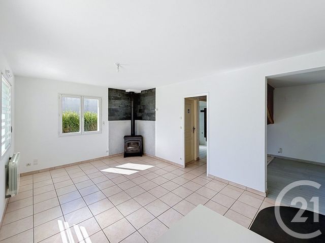 Maison &agrave; louer - 4 pi&egrave;ces - 81 m2 - Rospez - 22 - BRETAGNE