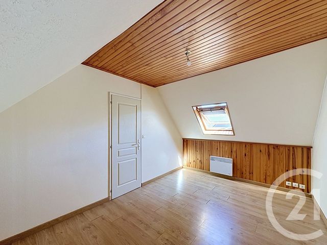 Maison &agrave; louer - 3 pi&egrave;ces - 66 m2 - Pommerit Jaudy - 22 - BRETAGNE