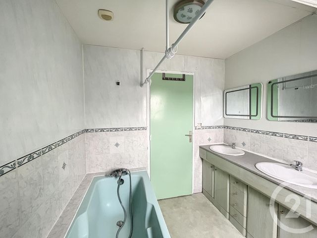 Maison &agrave; louer - 5 pi&egrave;ces - 103 m2 - Lannion - 22 - BRETAGNE