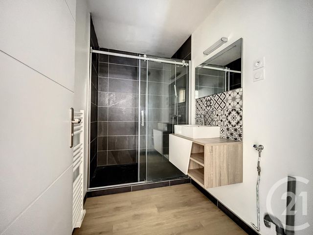 Appartement F2 &agrave; louer - 2 pi&egrave;ces - 49,60 m2 - Lannion - 22 - BRETAGNE