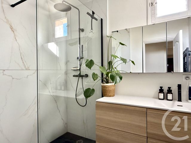 Appartement à vendre - 4 pièces - 73,55 m2 - Aix En Provence - 13 - PROVENCE-ALPES-COTE-D-AZUR