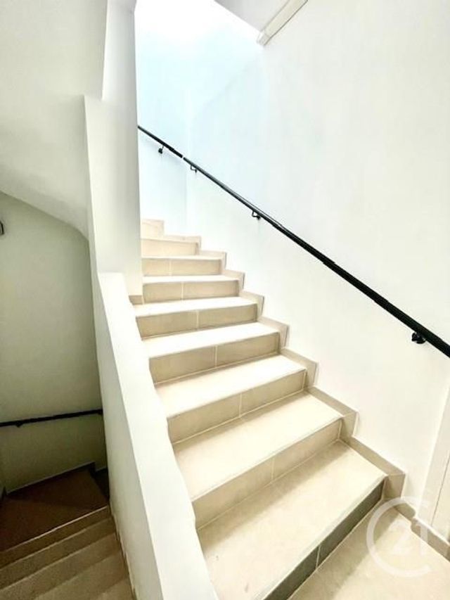 Appartement T3 à vendre - 3 pièces - 71,60 m2 - Aix En Provence - 13 - PROVENCE-ALPES-COTE-D-AZUR