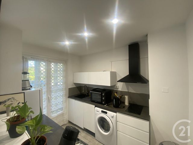 Appartement T2 à vendre - 2 pièces - 40,30 m2 - Aix En Provence - 13 - PROVENCE-ALPES-COTE-D-AZUR